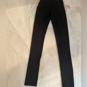 VS satin softest legging ever. Size 2!!!
